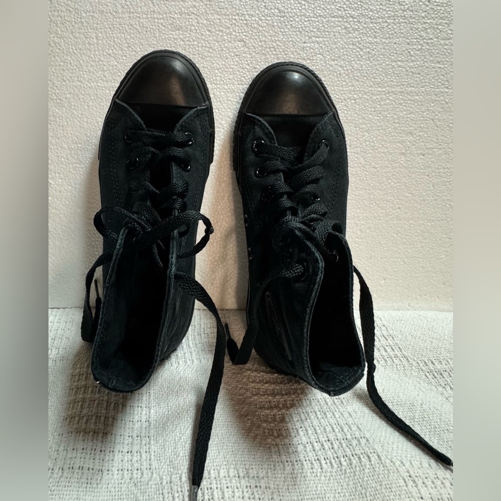 Converse All Stars Hi High Top Shoes Sneakers BLACK Size 2 boys or girls Youth - Picture 4 of 9